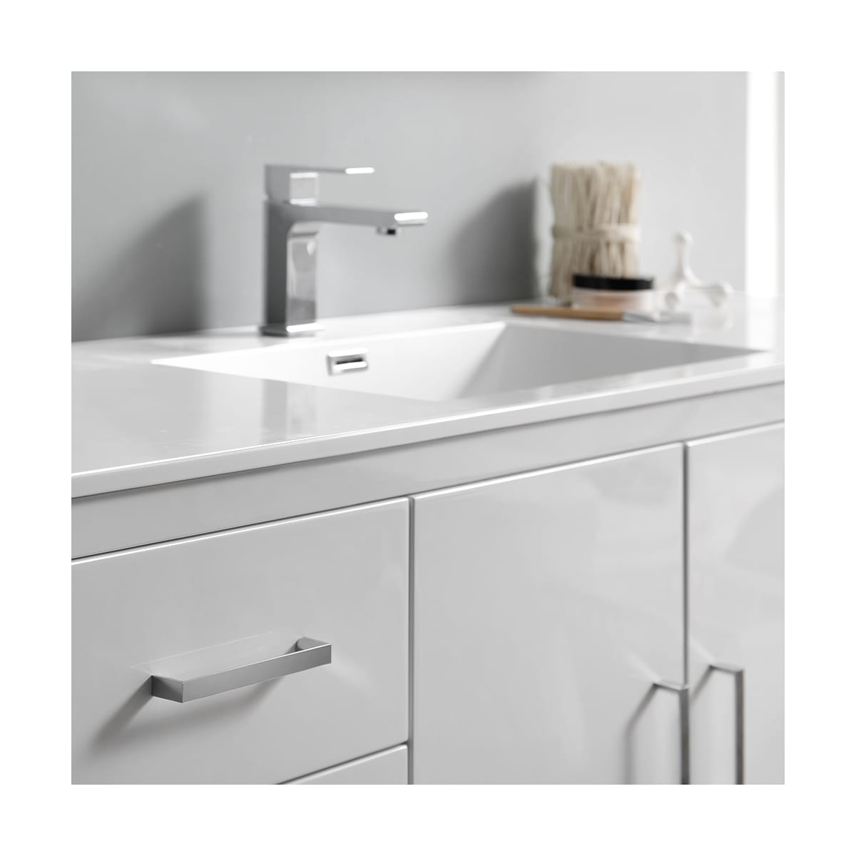 Imperia 60" Free Standing Single Basin Vanity Set with Cabinet, Acrylic Vanity Top, and Medicine Cabinet - image 15